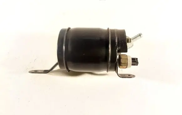 Vacuum air tank