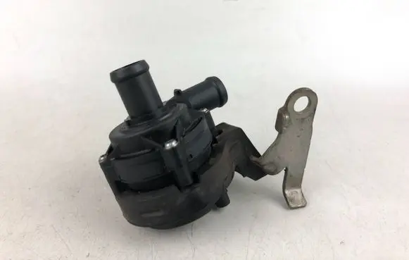 Volkswagen Tiguan Electric auxiliary coolant/water pump 5Q0965567J 5Q0121093BQ
