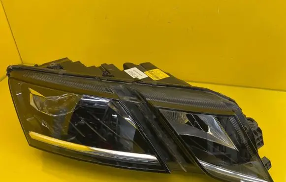 Skoda Octavia Mk4 Headlight/headlamp 5E1941018F