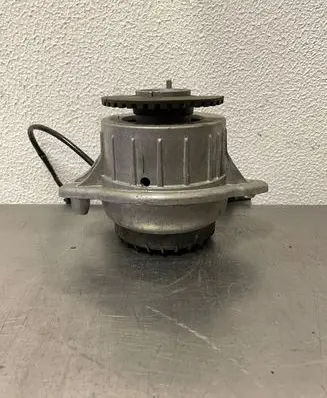 Mercedes-Benz S W222 Engine mount bracket A2222407617
