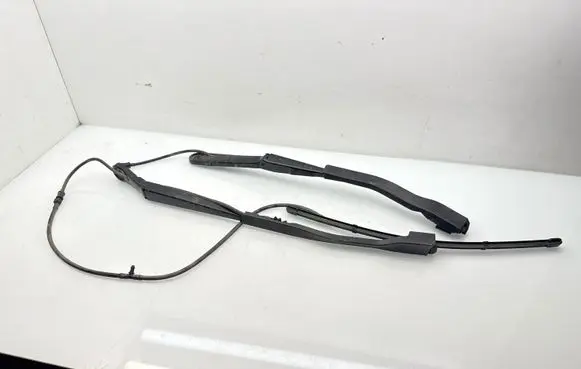 BMW 3 G20 G21 Front wiper blade arm 
