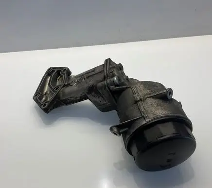 Mercedes-Benz E W211 Oil filter mounting bracket A6421800010 6421800010