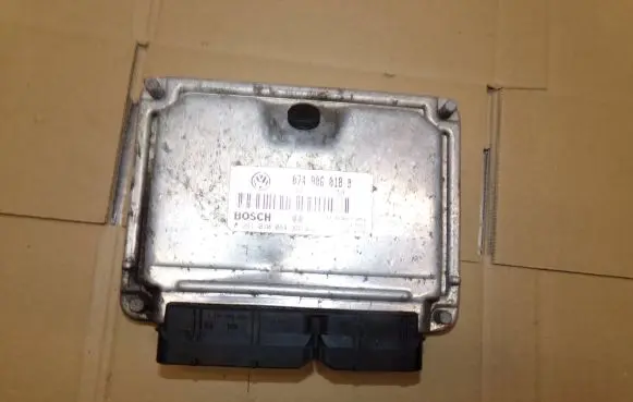 Volkswagen Transporter - Caravelle T4 Engine control unit/module 0281010084