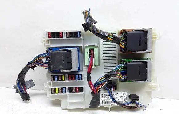 Volvo V70 Fuse module 31254837 AG9T14C256HC 31254837AC