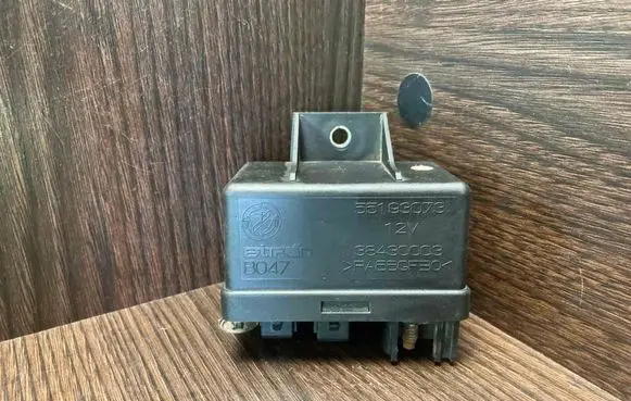 Glow plug pre-heat relay