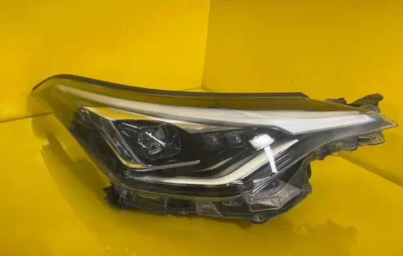 Toyota C-HR I Headlight/headlamp 0000000115698