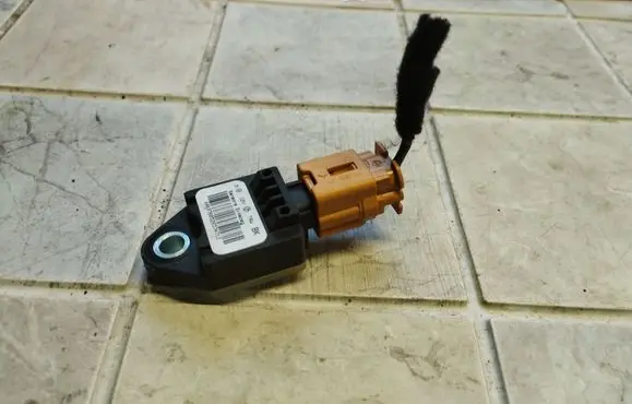 Alfa Romeo 159 Airbag deployment crash/impact sensor