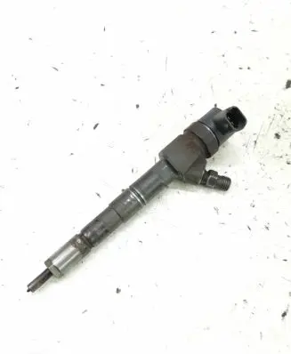 Opel Insignia A Fuel injector 55577668