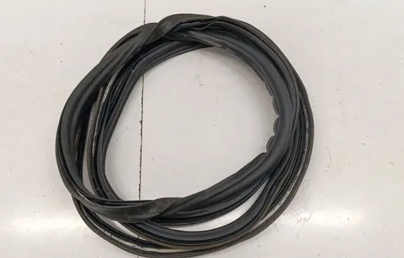 Volkswagen Multivan T7 Trunk rubber seal (body) 