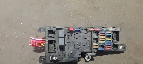 Volvo V70 Fuse box set 9452993 518322110 106050553
