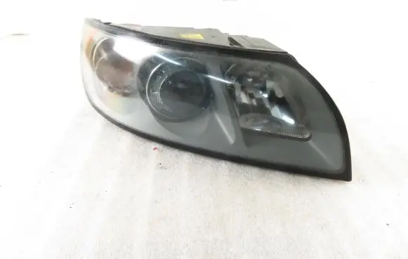 Volvo V50 Headlight/headlamp 30698653