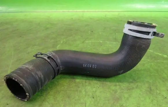 Infiniti Q30 Engine coolant pipe/hose