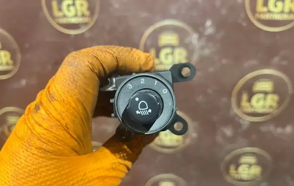 Honda Civic Headlight level height control switch M30424