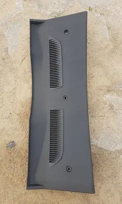 Trunk/boot sill cover protection