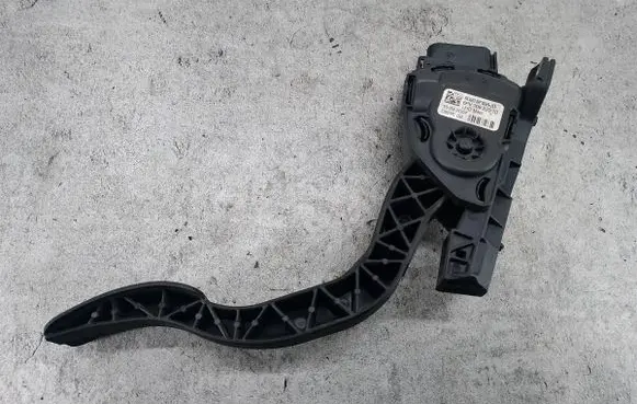 Ford S-MAX Accelerator throttle pedal 6G92-9F836-JD