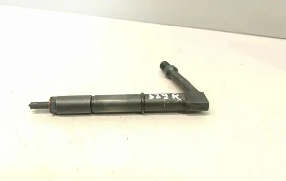 Nissan Almera Tino Fuel injector