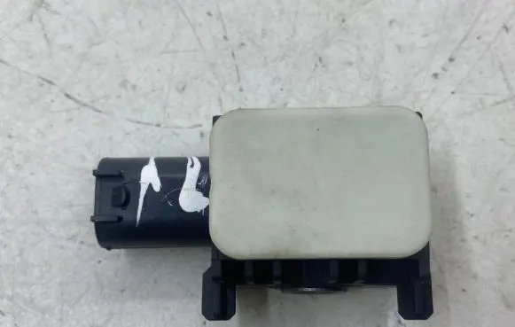 Mercedes-Benz R W251 Airbag deployment crash/impact sensor 0038202826