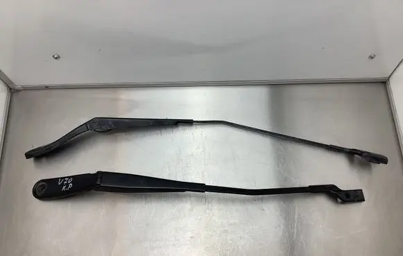 Volvo V70 Front wiper blade arm 31276002