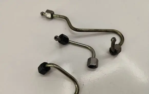 Peugeot 508 Fuel injector supply line/pipe 