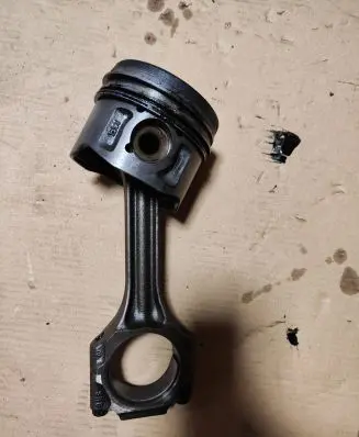 Volkswagen Transporter - Caravelle T4 Piston with connecting rod