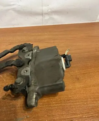 Mercedes-Benz E W212 Other engine bay part D399 A2129066201