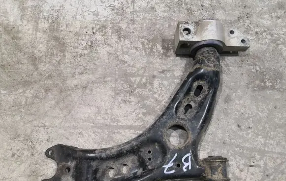 Volkswagen PASSAT B7 Front lower control arm/wishbone 5N0407152 3C0199231E