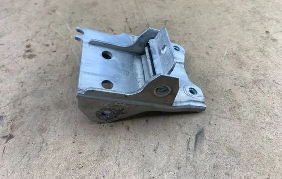 BMW 7 F01 F02 F03 F04 Radiator mount bracket 7186514 51117186514