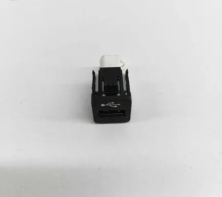 BMW X5 G05 USB socket connector 9229294
