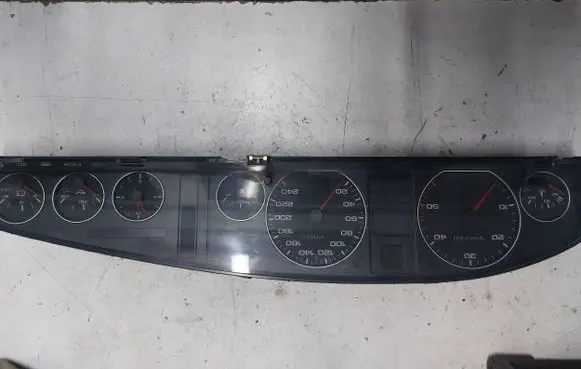 Audi A6 S6 C4 4A Speedometer (instrument cluster) 4A1919033H 110008750003