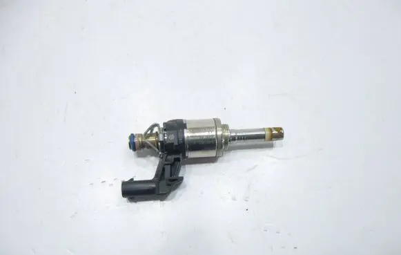 Skoda Fabia Mk3 (NJ) Fuel injector 04E906036AL
