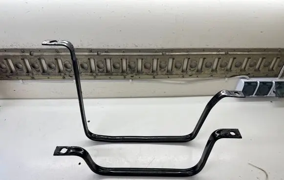 Opel Movano B Fuel tank mounting bracket 