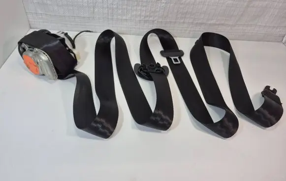 Skoda Superb B8 (3V) Front seatbelt 3V0857701B 308427099998A 0589P1000220