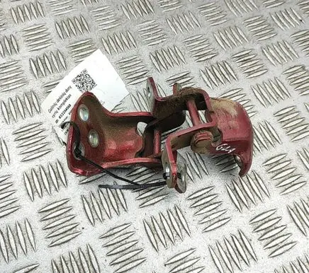 Isuzu D-Max Rear door hinge set 8983956080 8983956091