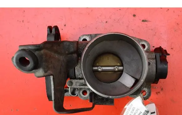 Ford Fiesta Throttle body valve 2S6UCB