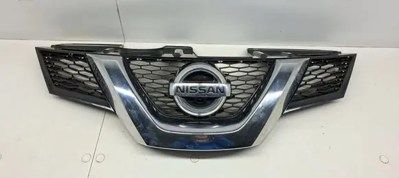 Nissan X-Trail T32 Front bumper upper radiator grill 623104CE0A