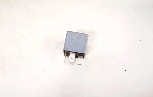 Volkswagen PASSAT B5 Other relay 8d0951253a v23134-b52-x301