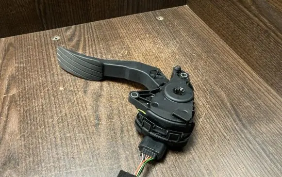 Renault Master III Accelerator throttle pedal 8200672367 6PV00997800