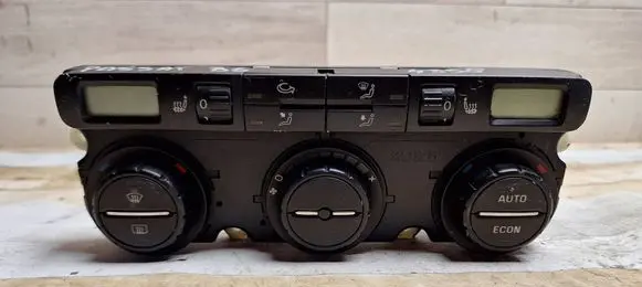 Volkswagen PASSAT B6 Climate control unit 74241060 04010653