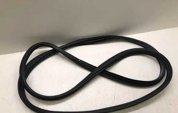 Honda CR-V Front door rubber seal
