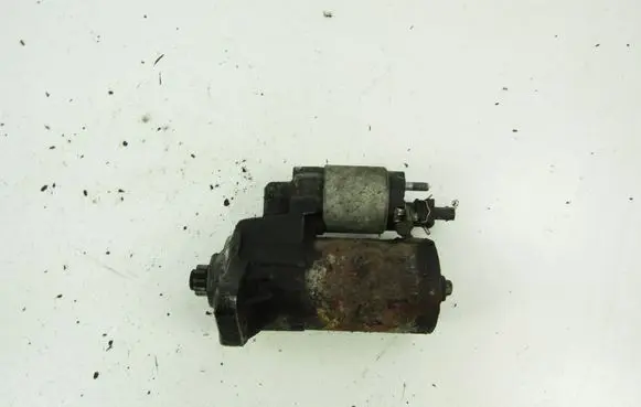 Volkswagen Golf IV Starter motor 