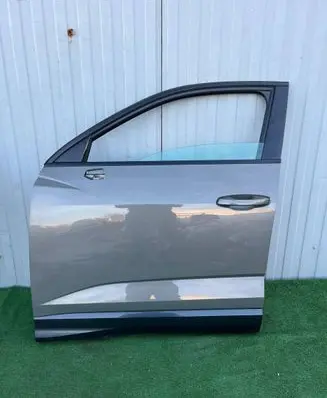 Audi Q3 F3 Front door