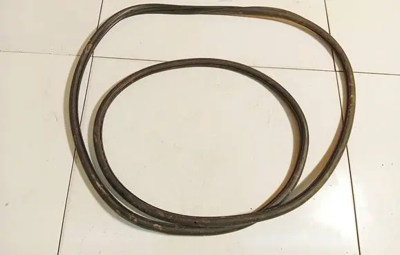 Volkswagen PASSAT B6 Rubber seal front coupe door 