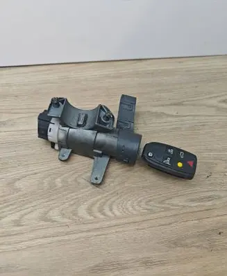 Volvo V70 Ignition lock 8626324 16184