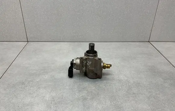 Porsche Cayenne (92A) Fuel injection high pressure pump