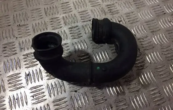 Renault Clio II Turbo air intake inlet pipe/hose 8200404193