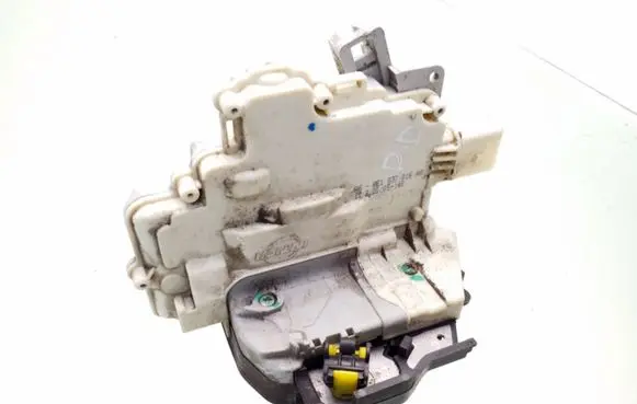 Audi A4 S4 B7 8E 8H Front door lock 8E1837016AA