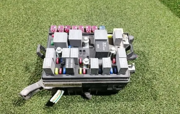 KIA Cerato Fuse module 919552F031