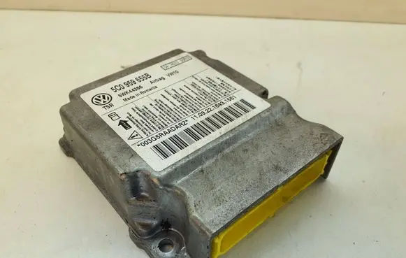 Volkswagen Golf VI Airbag control unit/module 5C0959655B