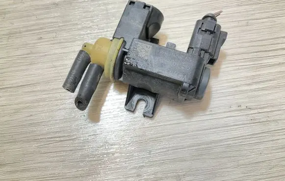 Audi A4 S4 B8 8K Turbo solenoid valve 8K0906627