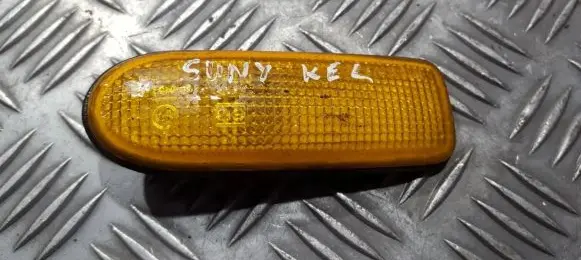 Nissan Sunny Front fender indicator light